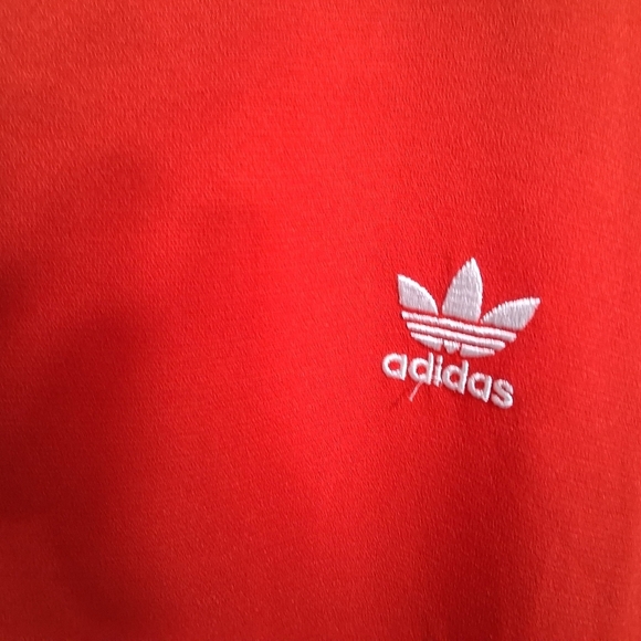 Adidas Red and White Short Sleeve Tee with Classic Stripes - Picture 2 of 9